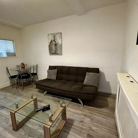 Lovely 2 Bedroom Apartment - Edinburgh City Centre エクステリア 写真